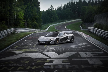 P1, sub 7 minute pe Nurburgring