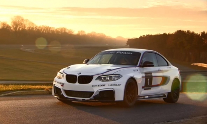 BMW 235i Racing, de la asamblare până pe pistă