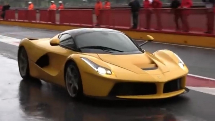 LaFerrari, “strălucitor” pe circuitul Mugello