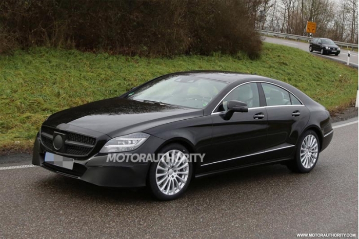 Mercedes pregăteşte un facelift pentru CLS