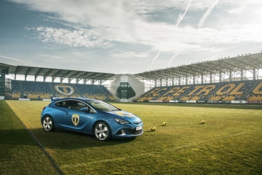 Opel, sponsor principal la Petrolul Ploieşti