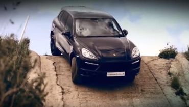 Cayenne Turbo S, la fel de bun pe circuit şi off-road