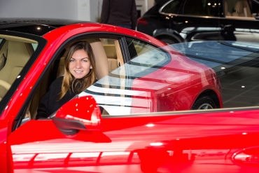 Simona Halep va primi cadou un autoturism Porsche 911 GTS