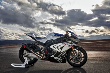 Noua BMW HP4 Superbike vine cu cadru, roți și șanțuri din fibră de carbon