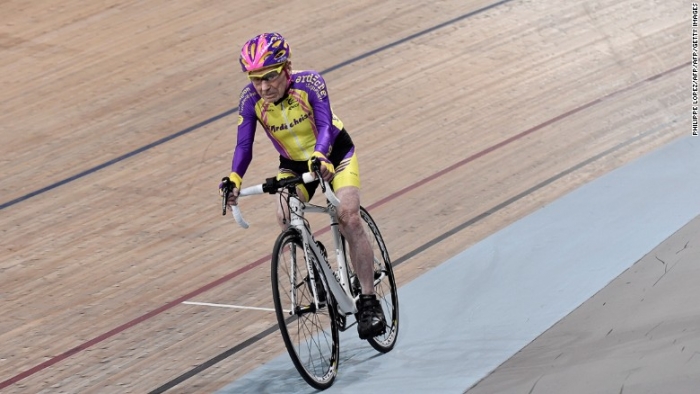 Ciclistul francez Robert Marchand a stabilit un nou record