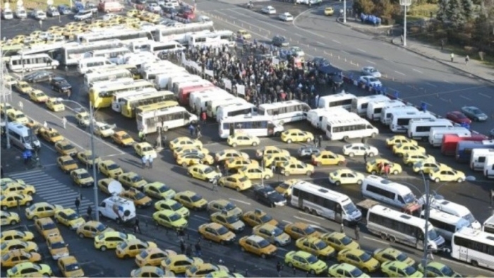 Protestul transportatorilor şi taximetriştilor împotriva platformei Uber