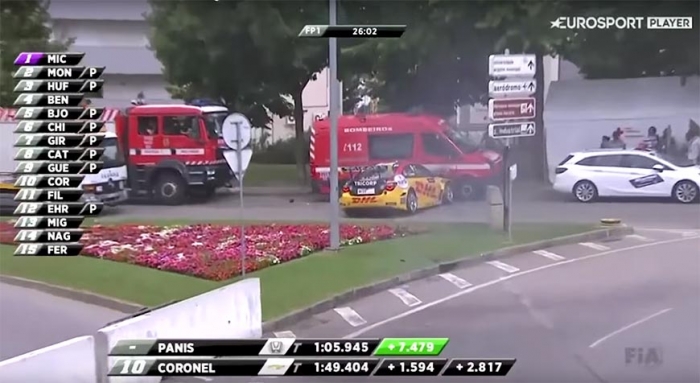 WTCC 2017 Vila Real, Portugalia: Tom Coronel a intrat într-o mașină de recuperare