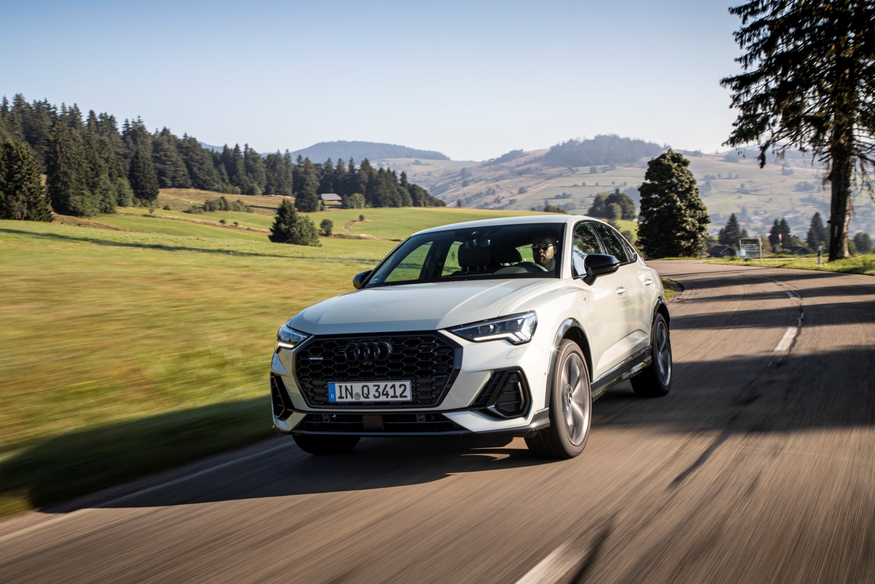 Q3 Sportback. Prezentarea noului crossover cu forme de coupé disponibil acum și în România