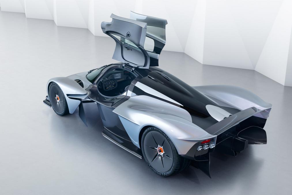 Aston Martin a dezvăluit câteva imagini cu interiorul hypercar-ului Valkyrie