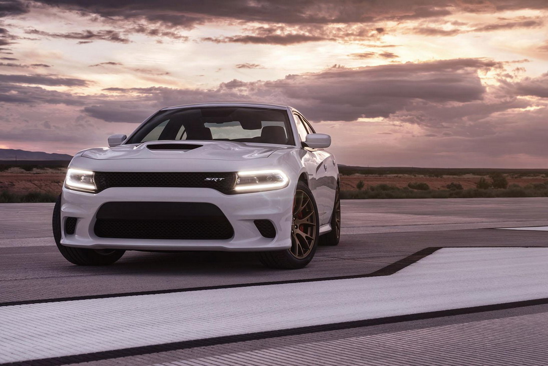 Dodge rupe barierele cu noul Charger SRT Hellcat