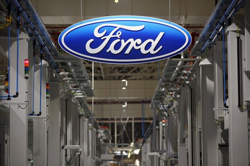 Compania Ford micșorează forța de muncă cu aproximativ 10% 