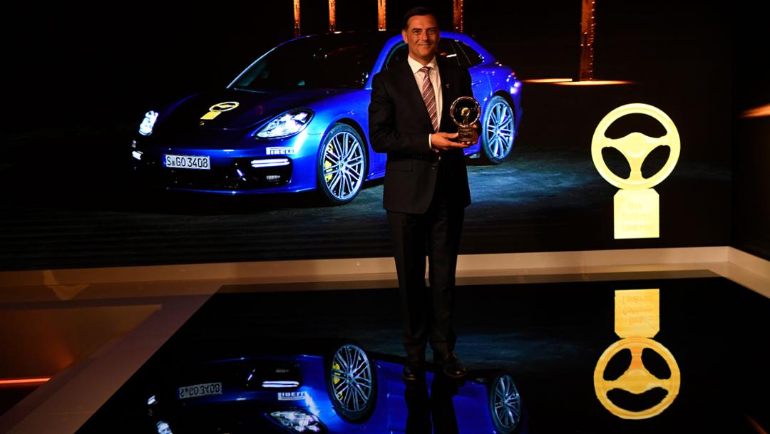 Porsche Panamera Turbo Sport Turismo, `Volanul de aur` pentru cea mai bună mașină sport