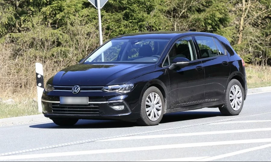 Volkswagen Golf 8 va fi prezentat oficial în octombrie