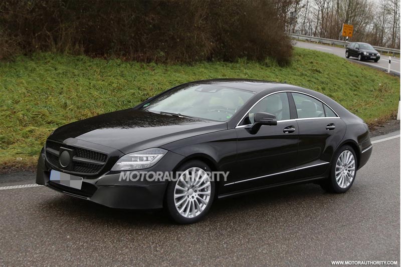 Mercedes pregăteşte un facelift pentru CLS