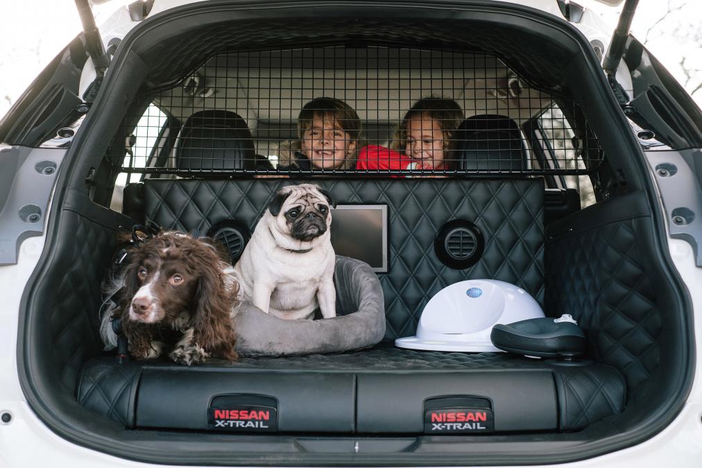 Nissan X-Trail 4Dogs, modelul în care și câinii se simt câini
