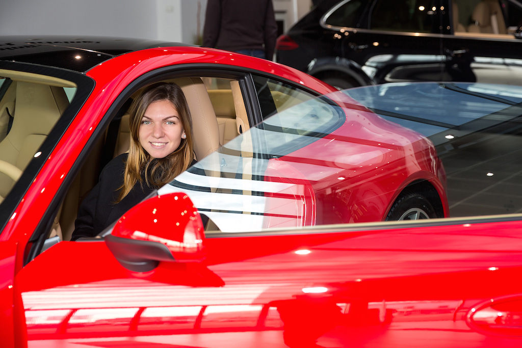 Simona Halep va primi cadou un autoturism Porsche 911 GTS