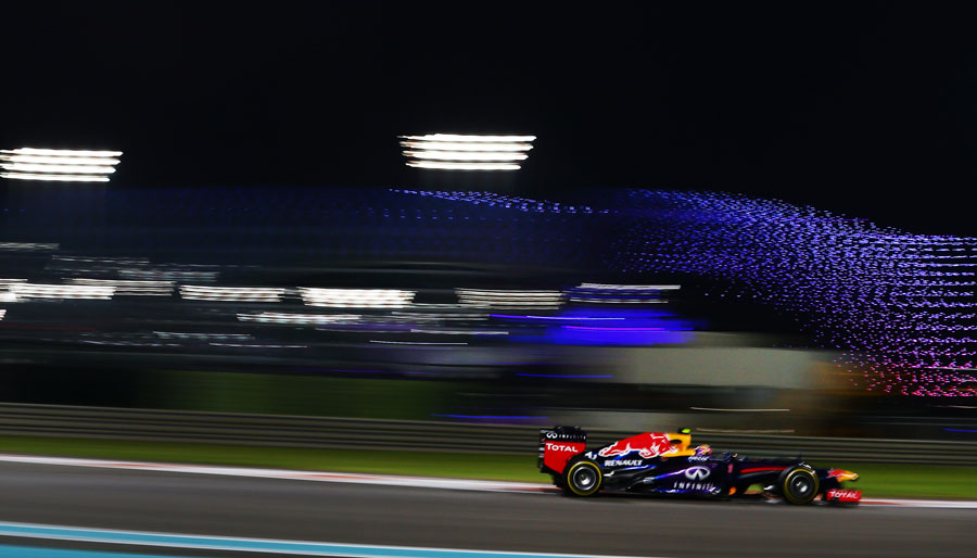 Webber, pole-position în Abu Dhabi